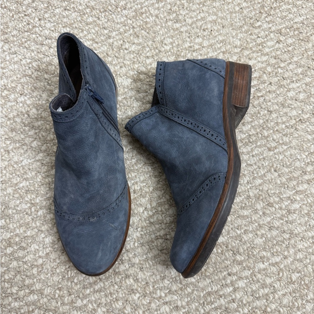 Naot Suede Ankle Boots size 41 blue brown leather